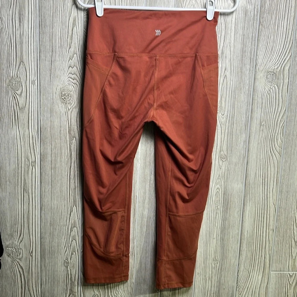 Women’s All In Motion Legging 3/4 Orange Size Medium - Picture 4 of 5